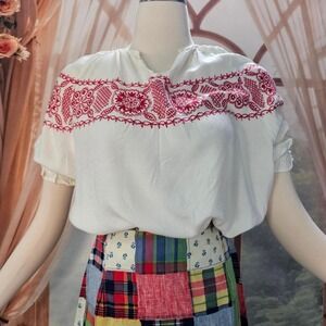 Vintage 1970s Blouse Top Shirt Peasant Boho White Red Faux Embroidered Groovy